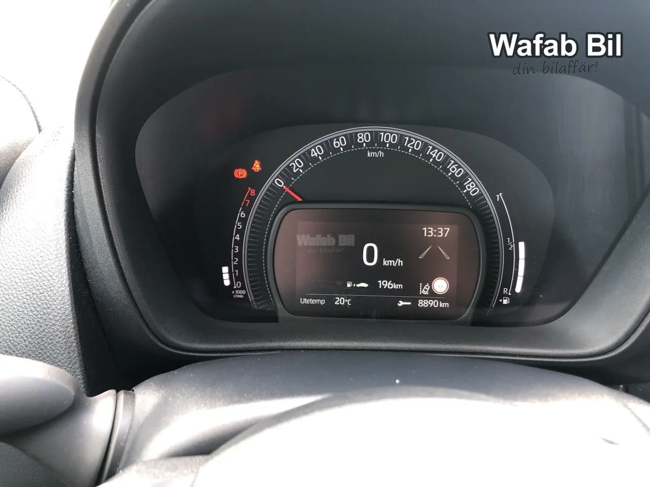Vehicle image 9