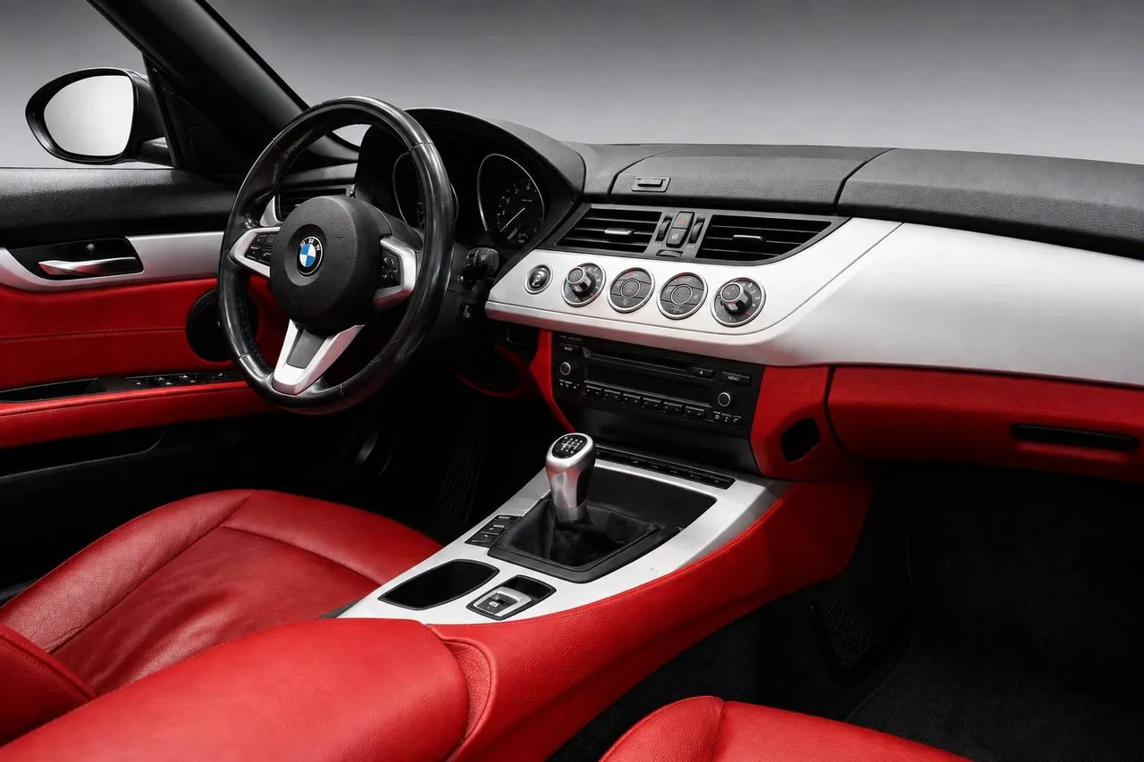 Vehicle image 6