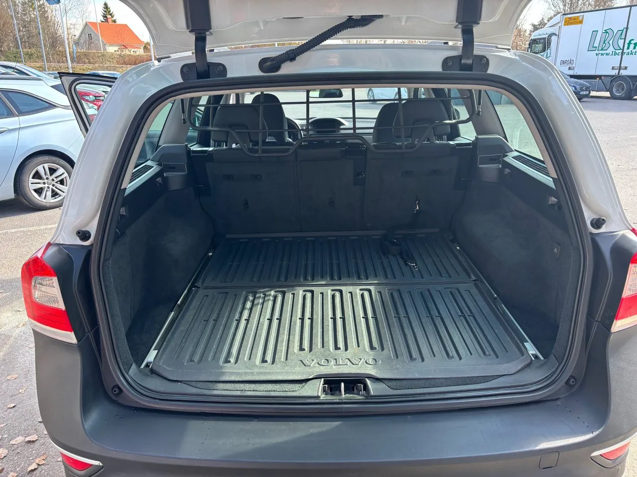 Vehicle image 23