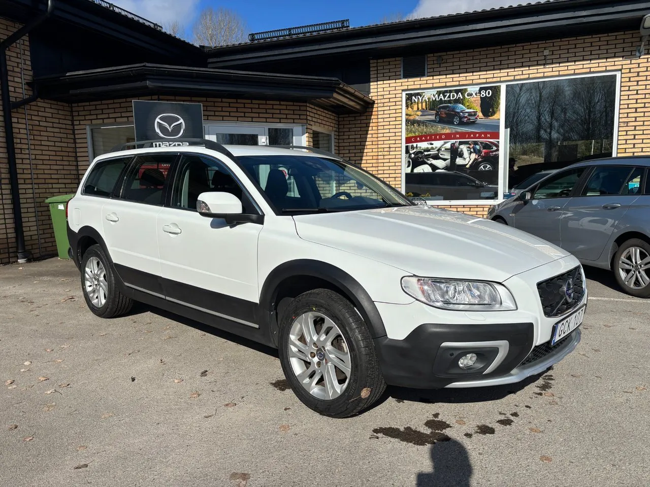 Vehicle image 6