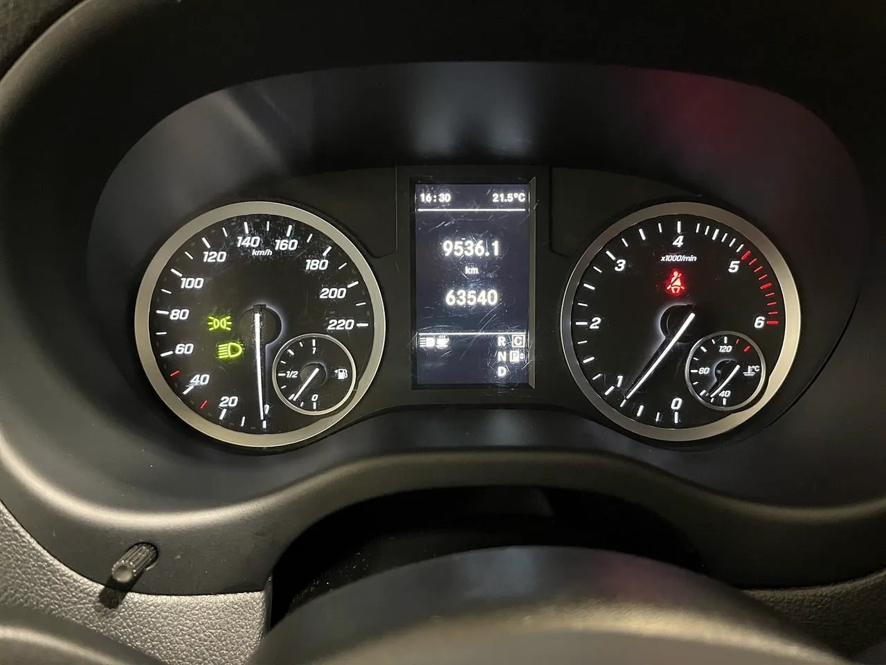 Vehicle image 15
