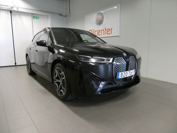BMW iX xDrive50 SportPack Laser-H&K-Drag-360-Navi-SoV - 2022