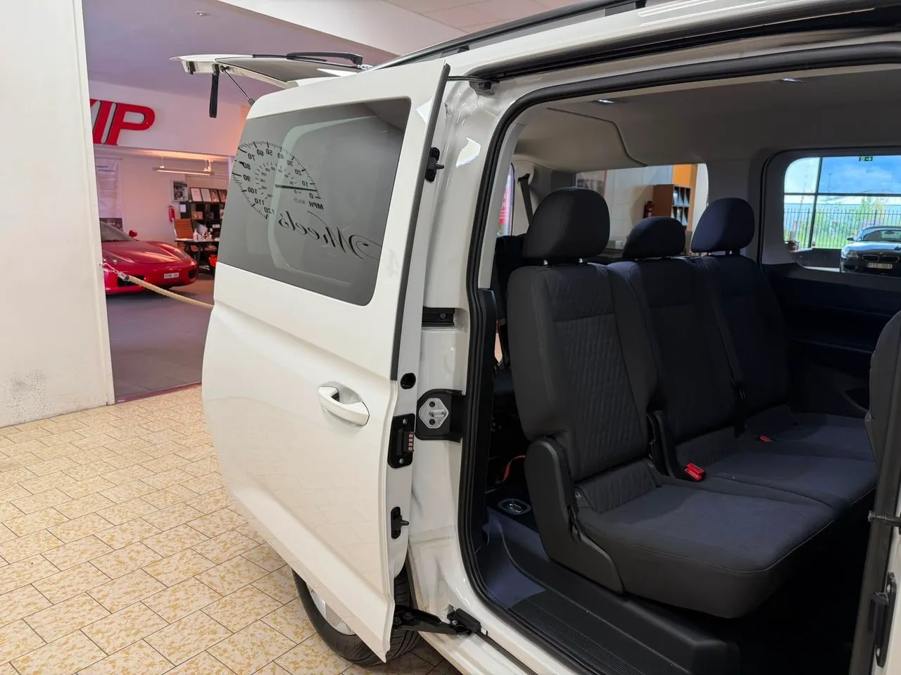 Vehicle image 11