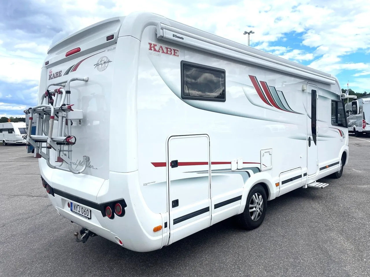 Vehicle image 25