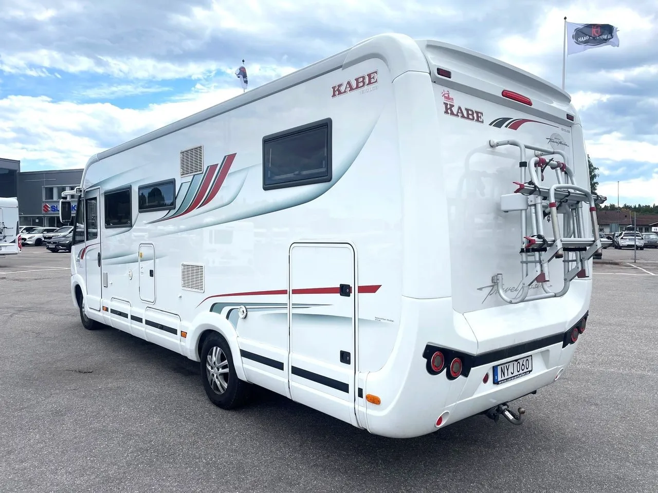 Vehicle image 24