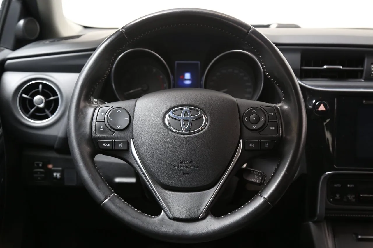 Vehicle image 14