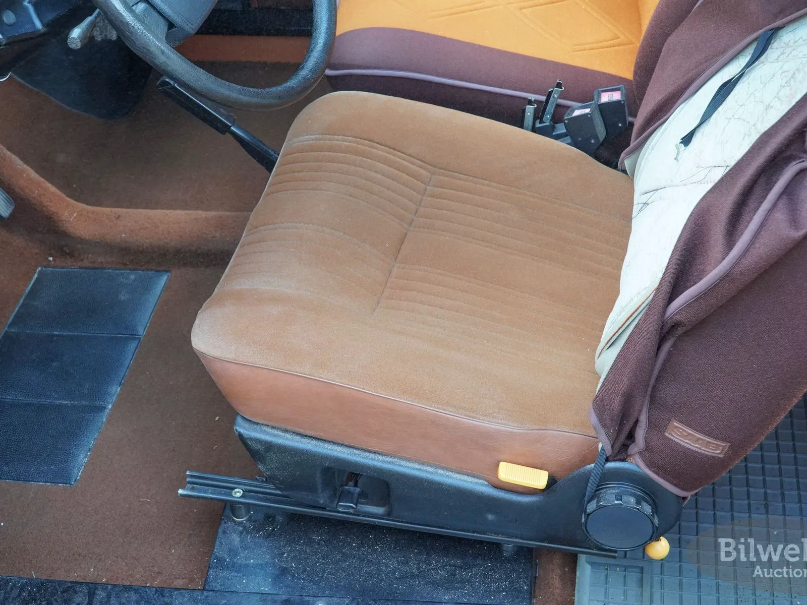 Vehicle image 33