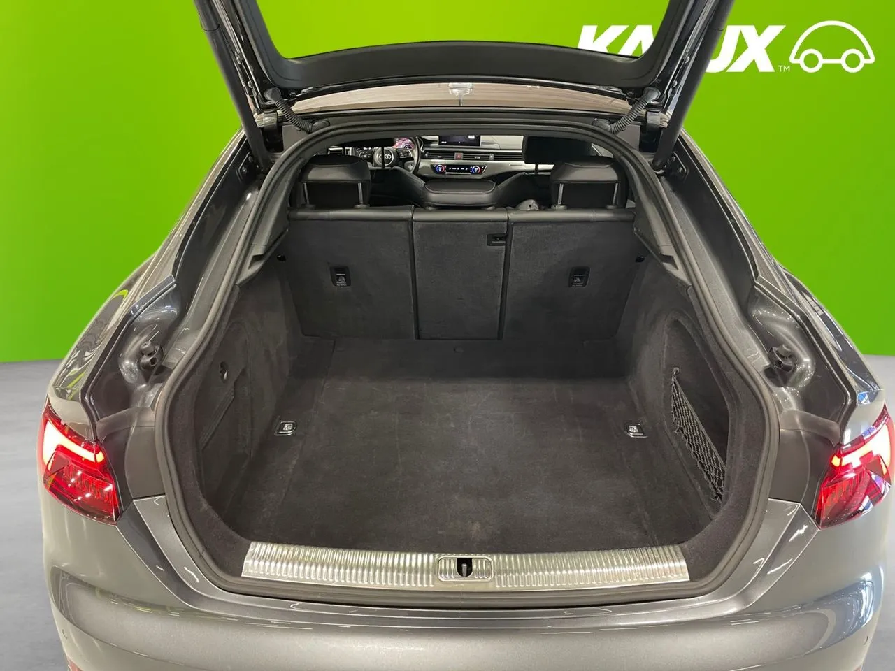 Vehicle image 15