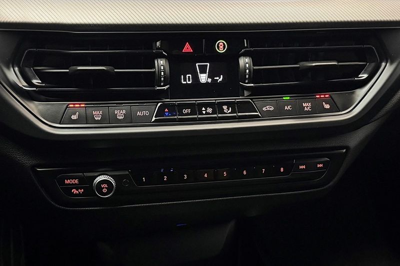 BMW 118 bild 23