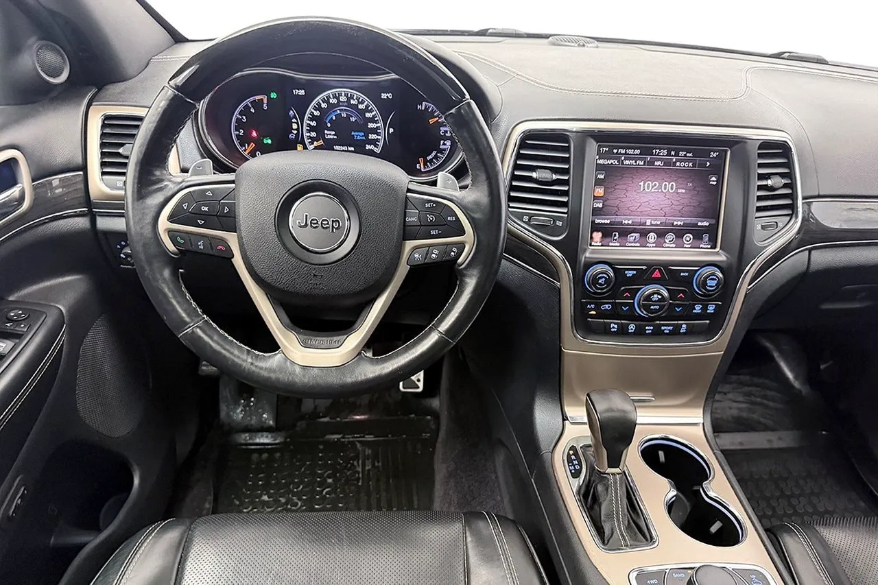 Vehicle image 22