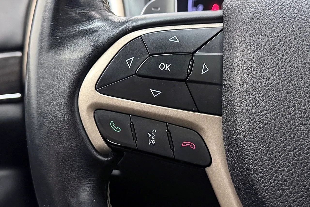 Vehicle image 24