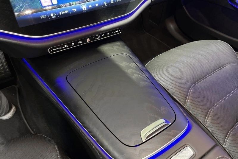 Mercedes E300 bild 12