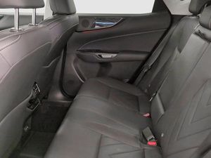 Lexus NX bild 14