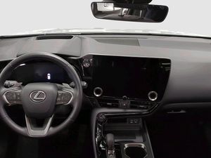 Lexus NX bild 9