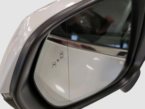 Lexus NX bild 17