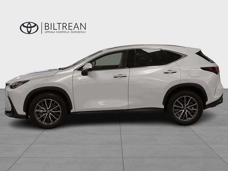 Lexus NX bild 2