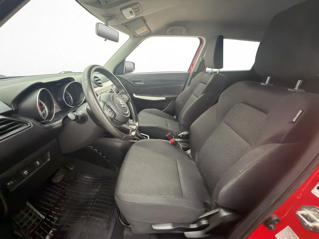 Vehicle image 10