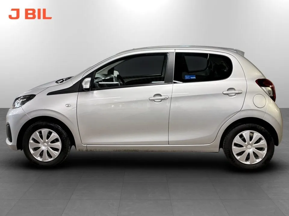 Vehicle image 15