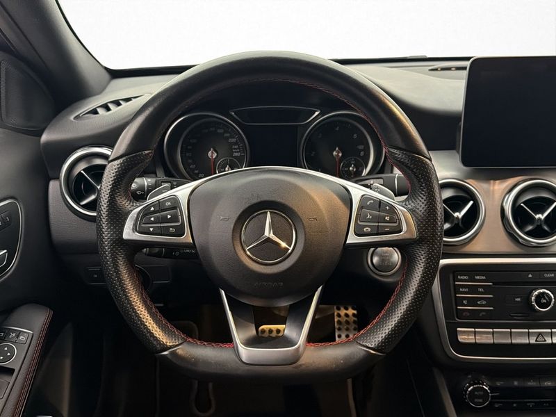 Mercedes GLA220 bild 15