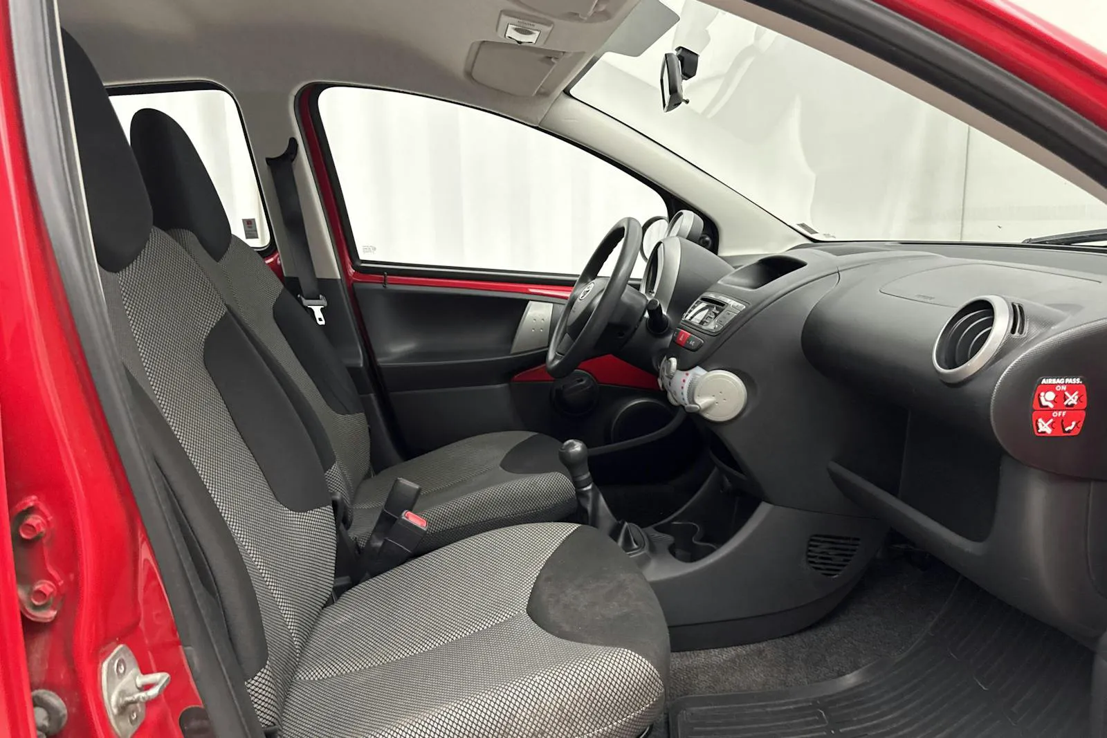 Vehicle image 6