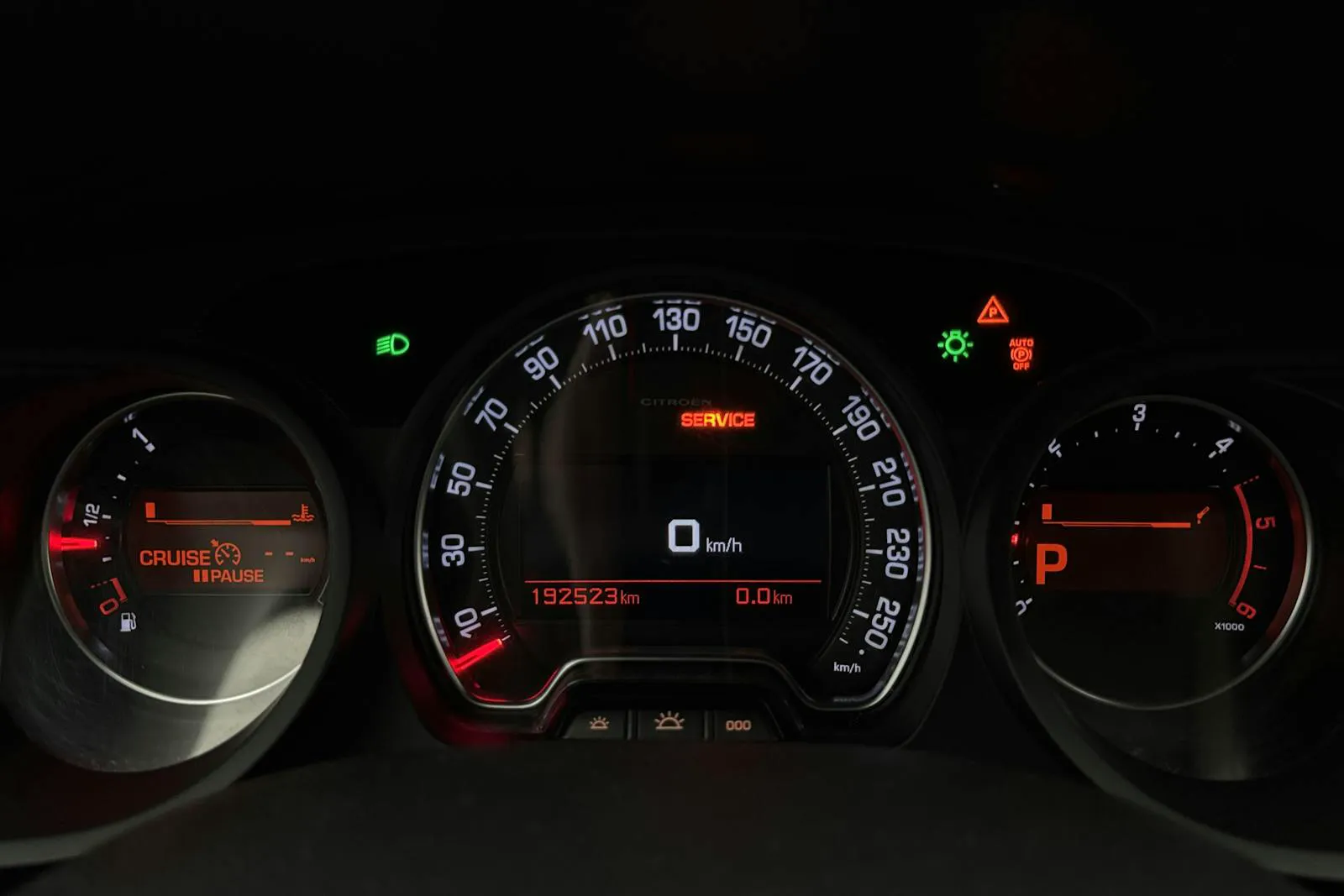 Vehicle image 9