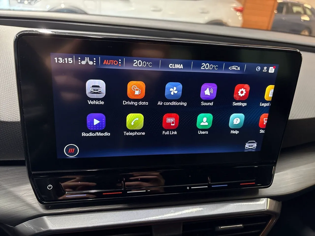Vehicle image 14