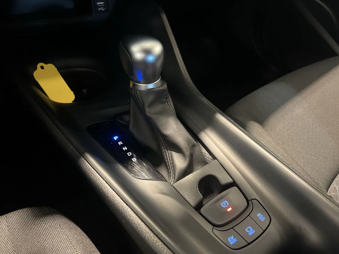 Vehicle image 24