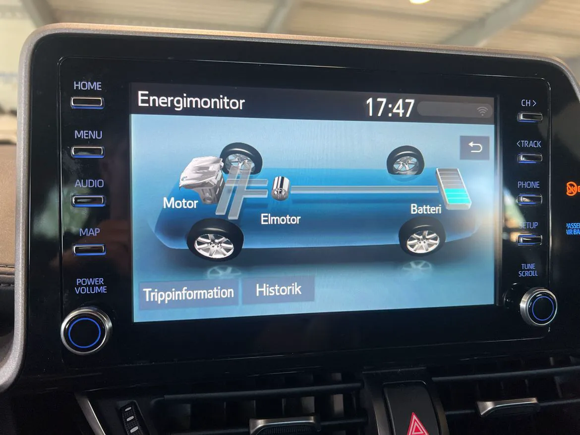 Vehicle image 25