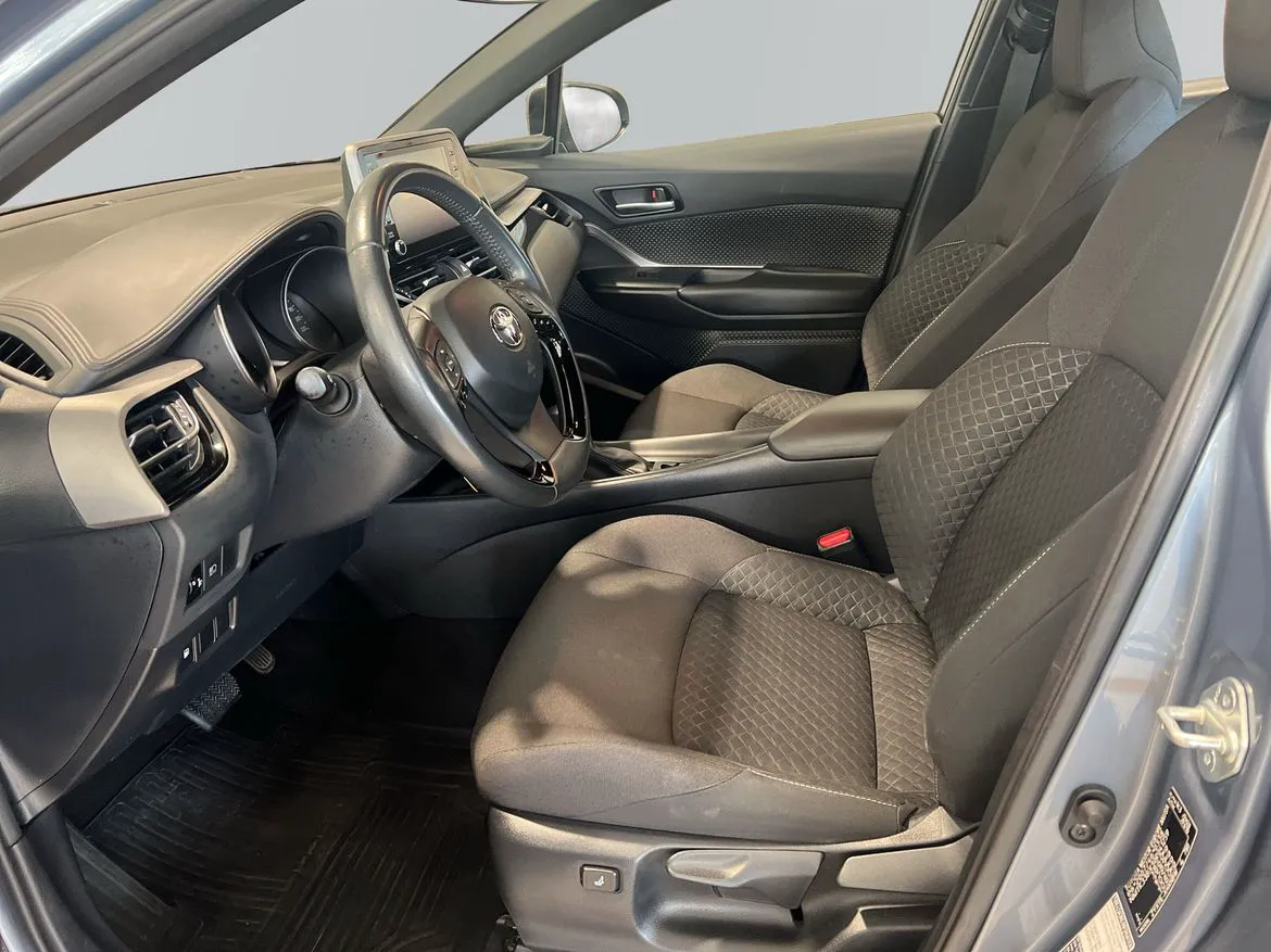 Vehicle image 11
