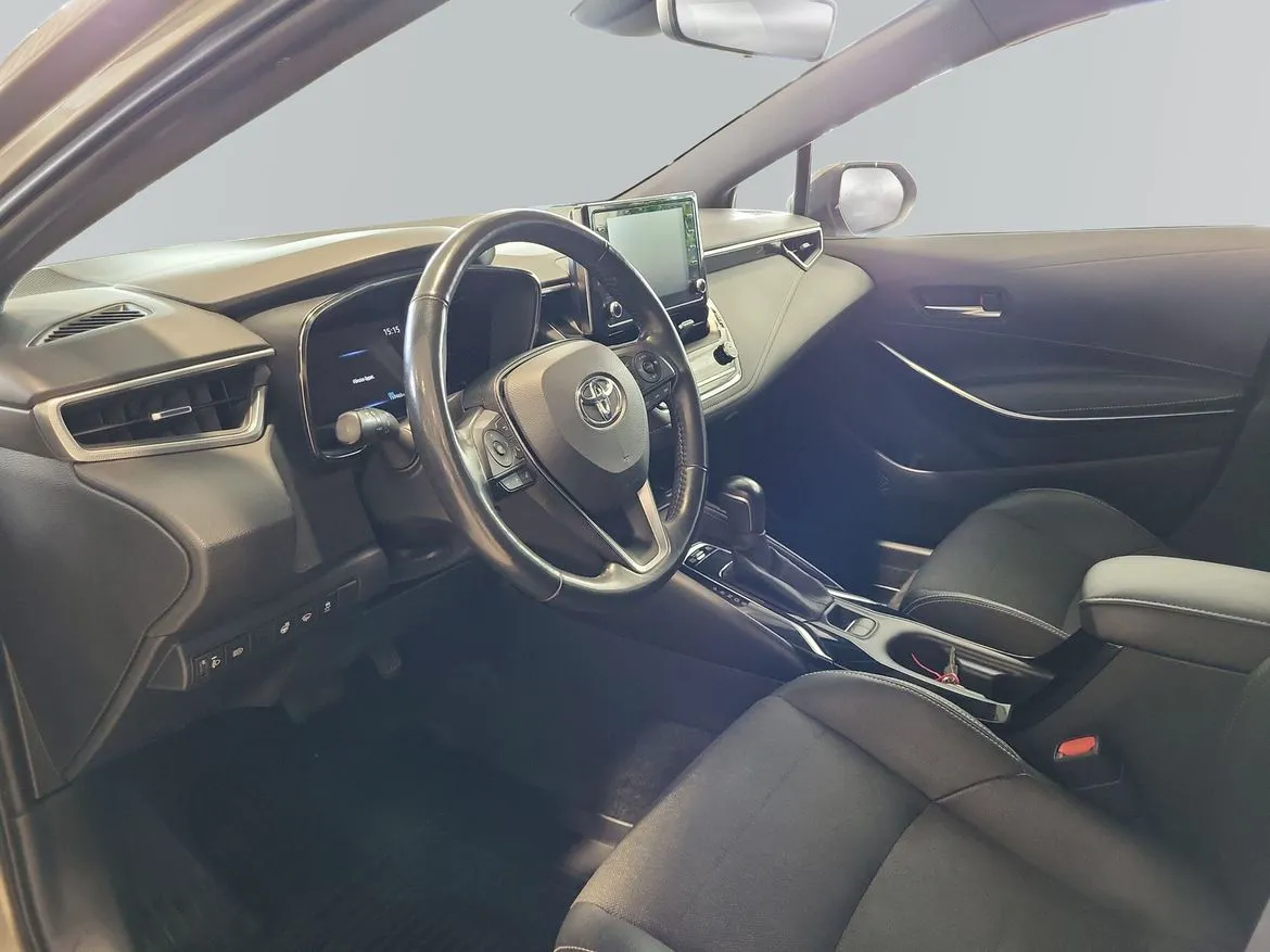 Vehicle image 18