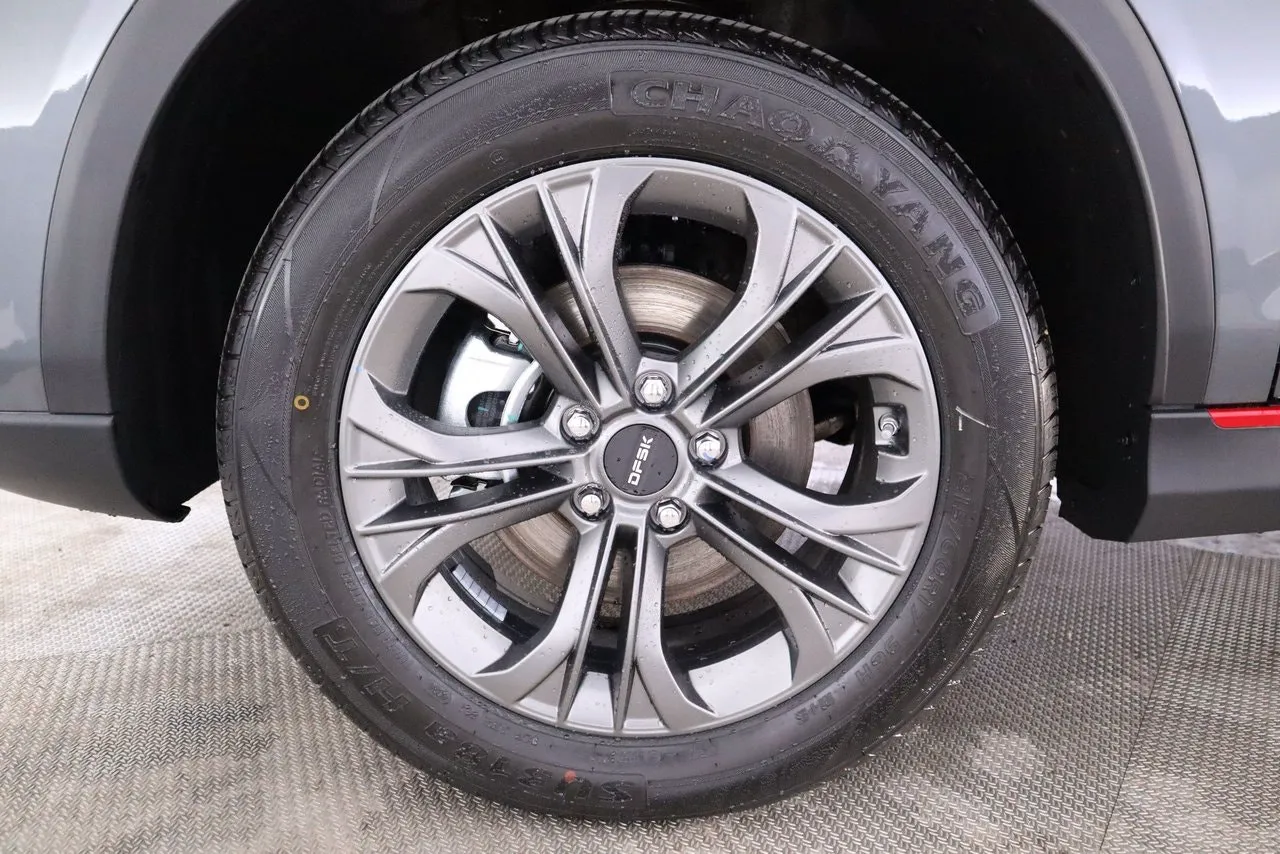 Vehicle image 8