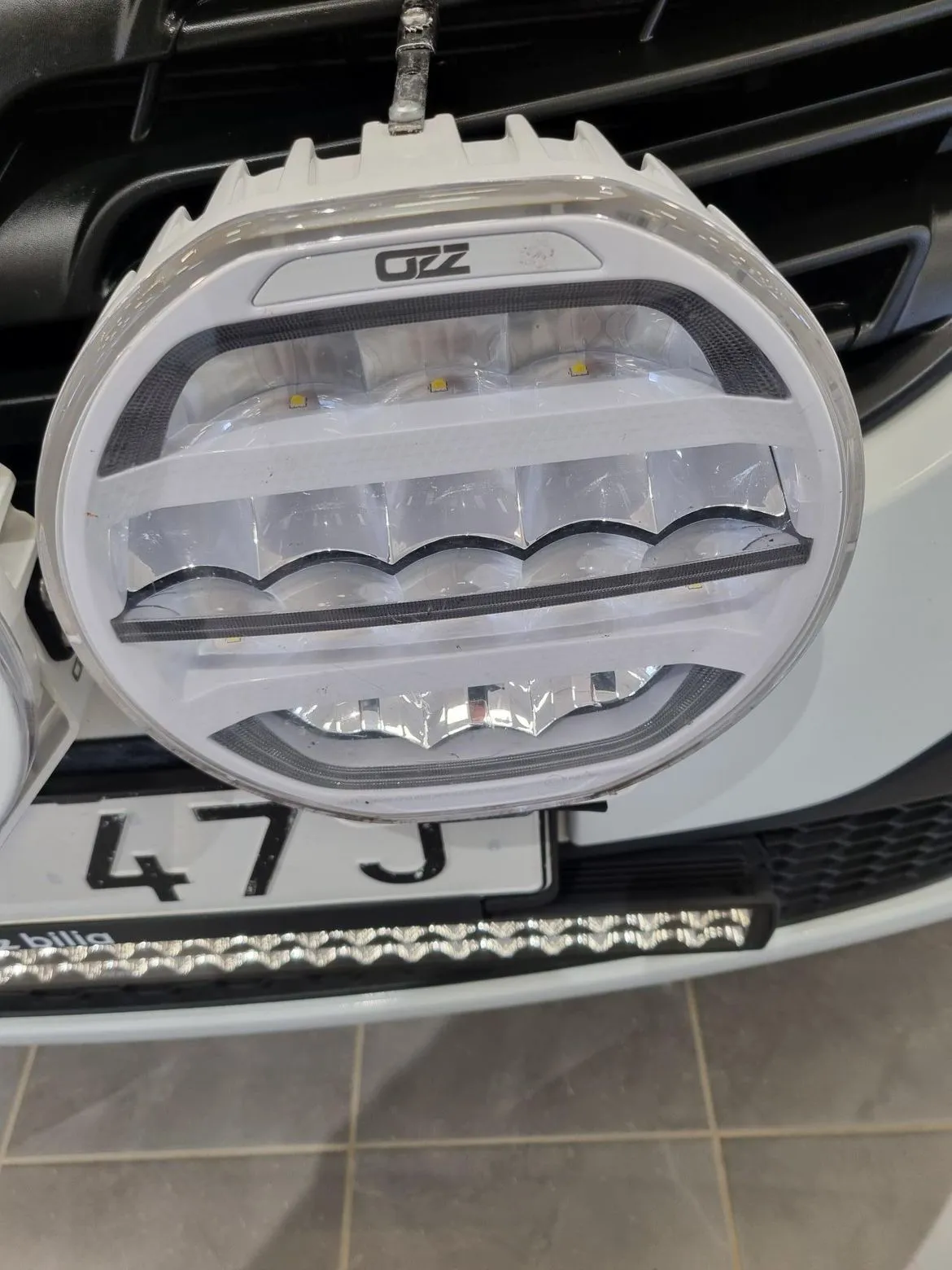 Vehicle image 9