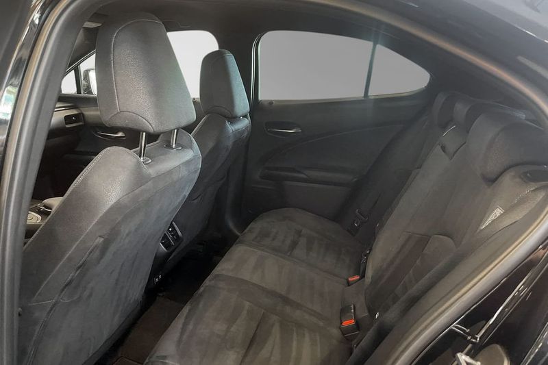 Lexus UX bild 7