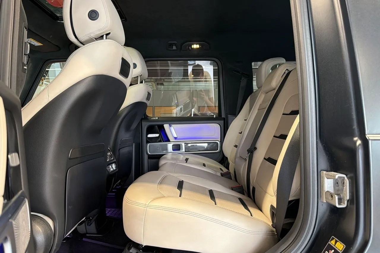 Vehicle image 8