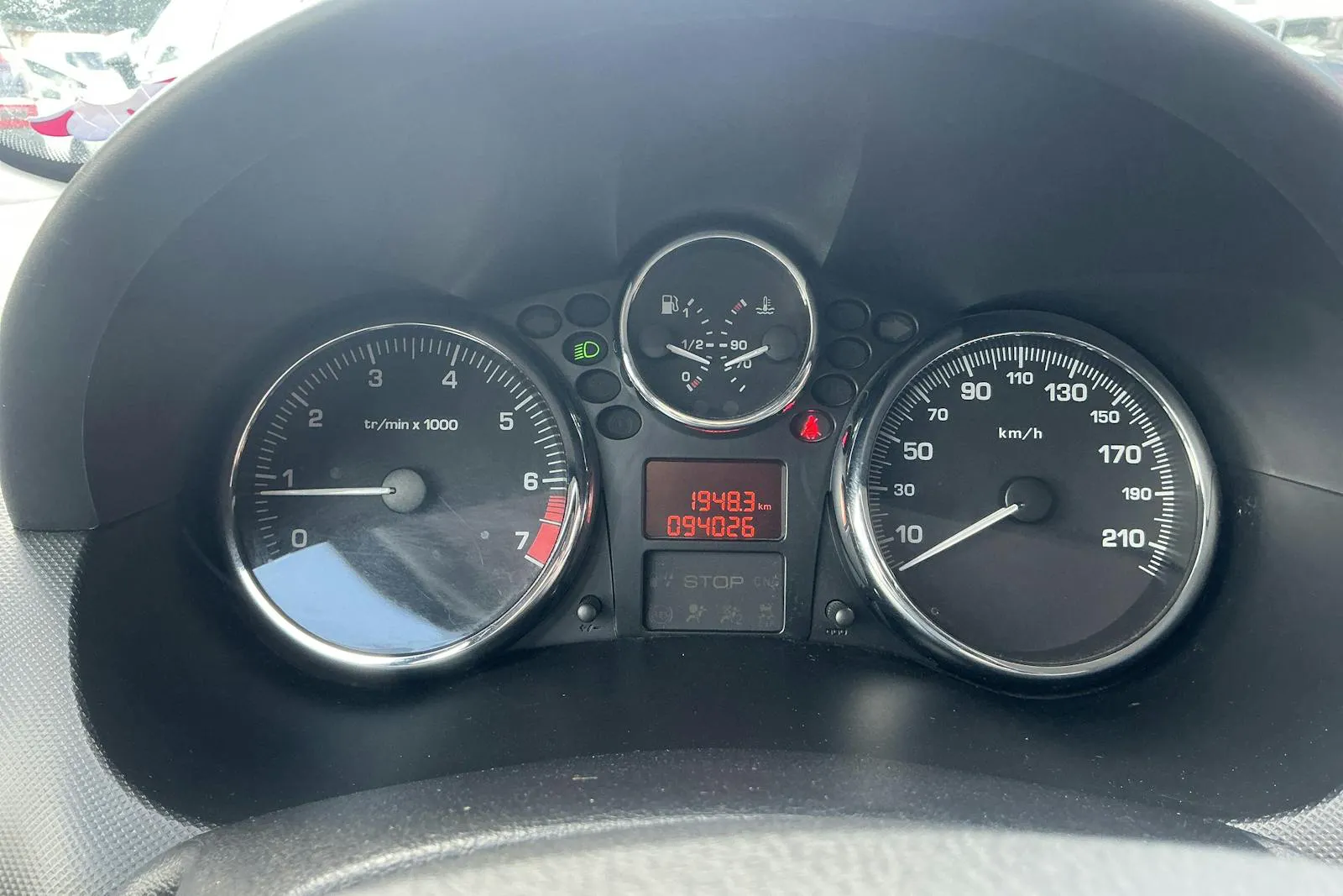 Vehicle image 9