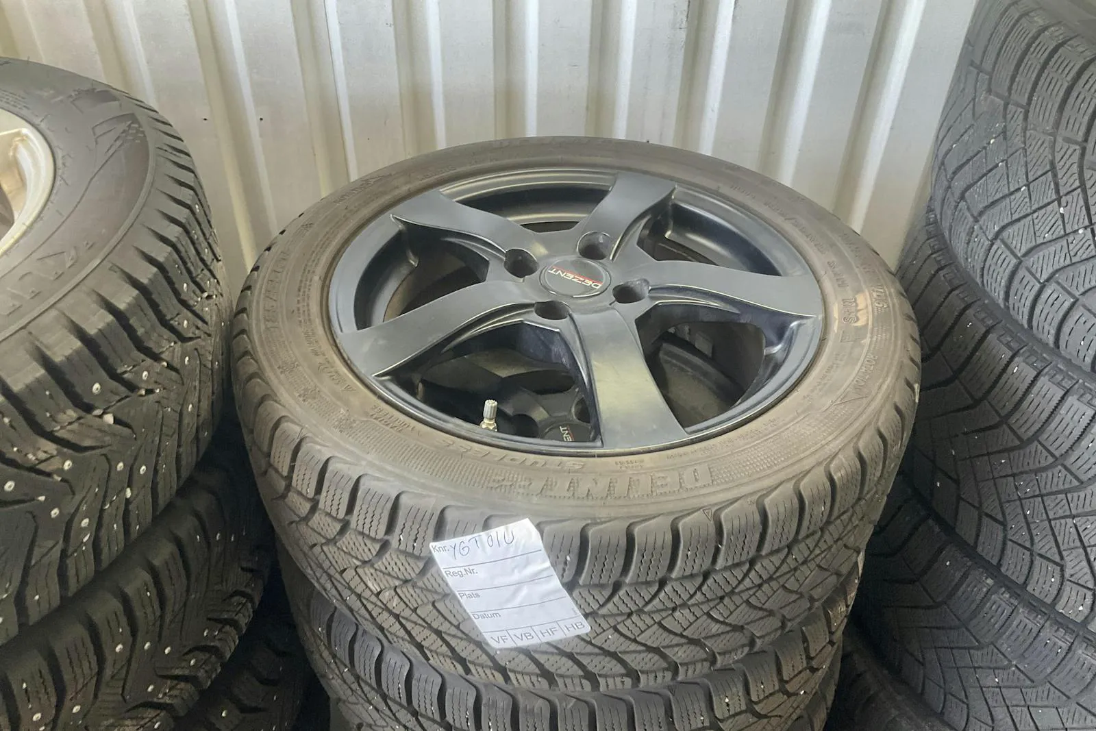 Vehicle image 10