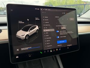 Tesla Model Y bild 24