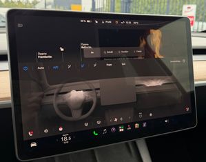 Tesla Model Y bild 33
