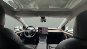 Tesla Model Y bild 9
