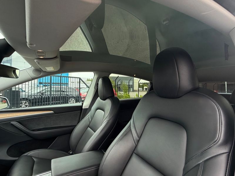 Tesla Model Y bild 13