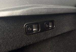 Tesla Model Y bild 35
