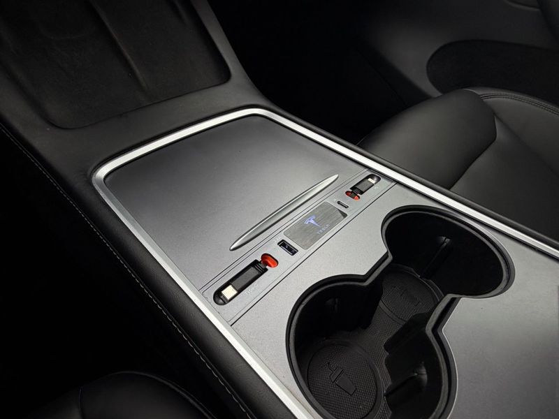 Tesla Model Y bild 34