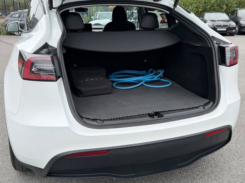 Tesla Model Y bild 36