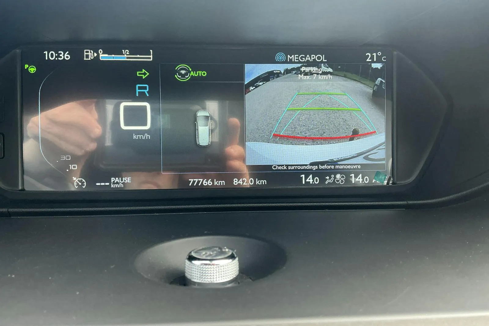 Vehicle image 14