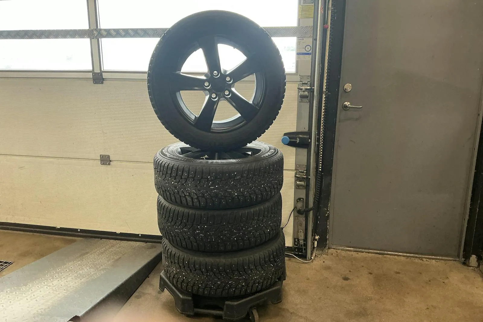 Vehicle image 18