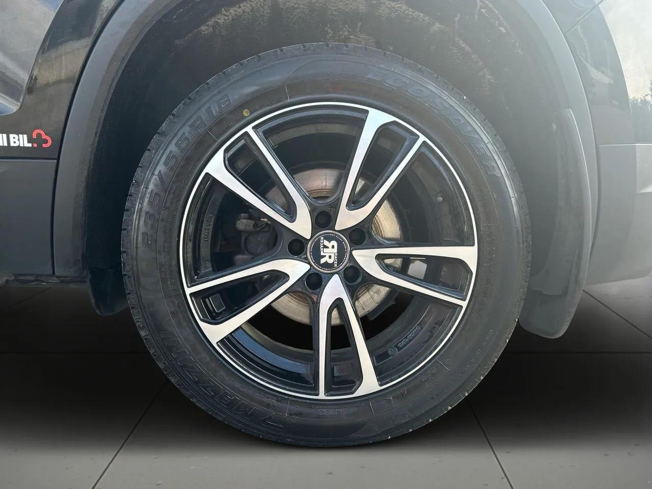 Vehicle image 13