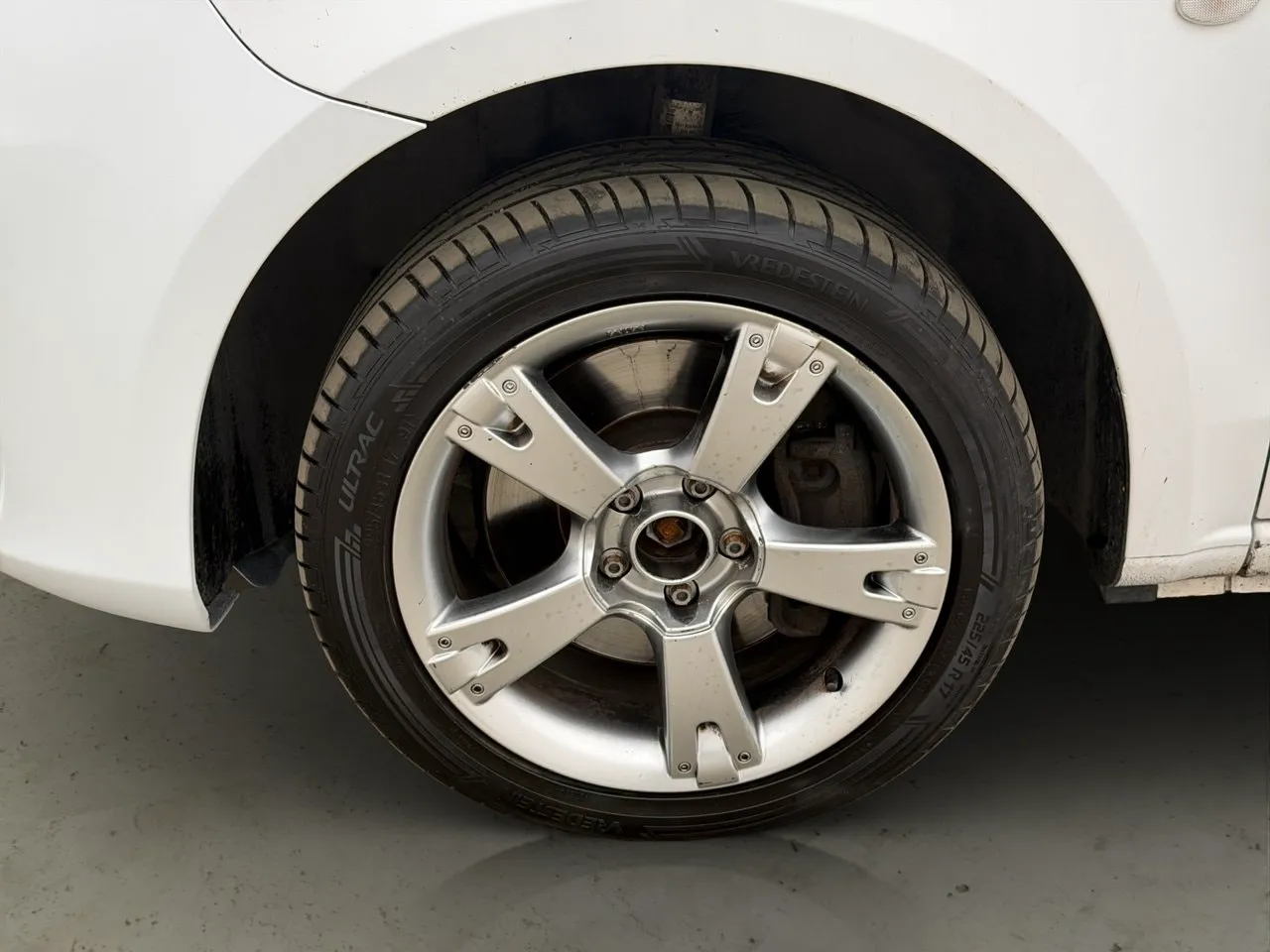 Vehicle image 25