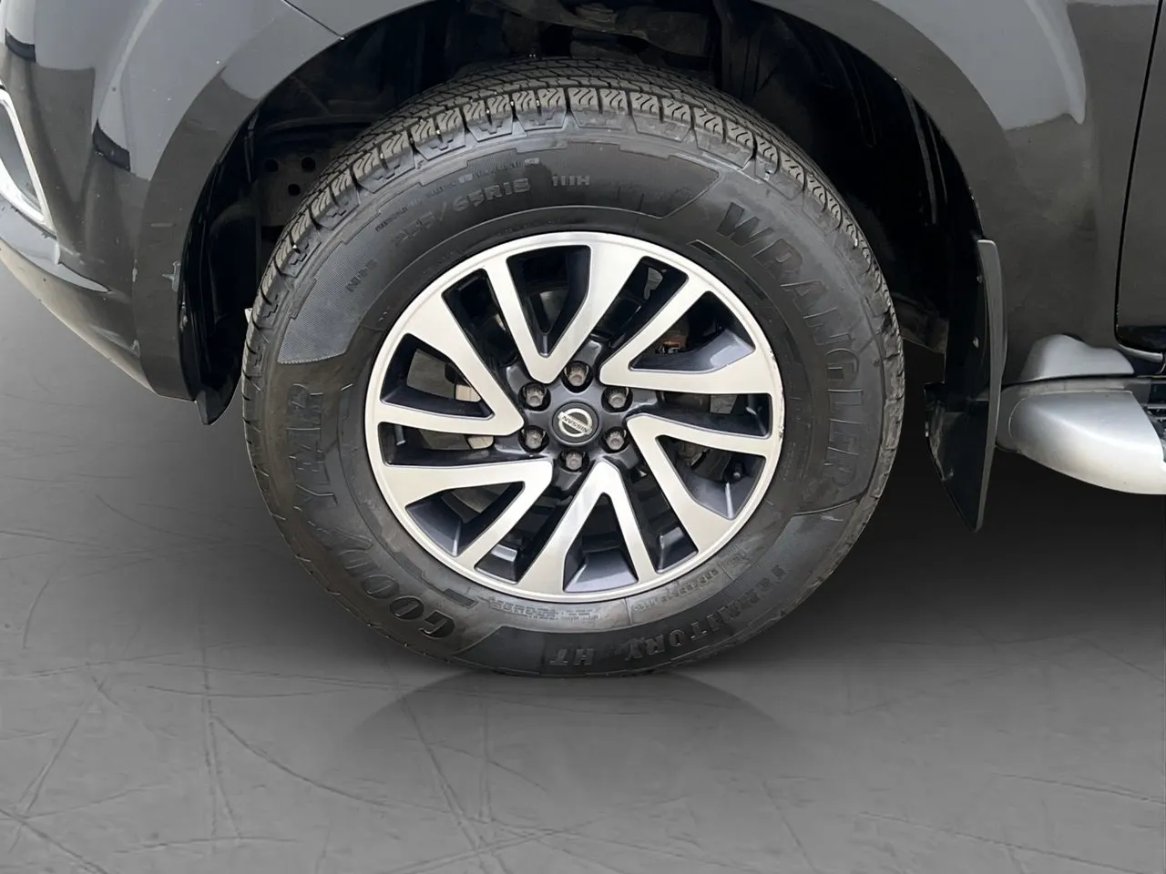 Vehicle image 32