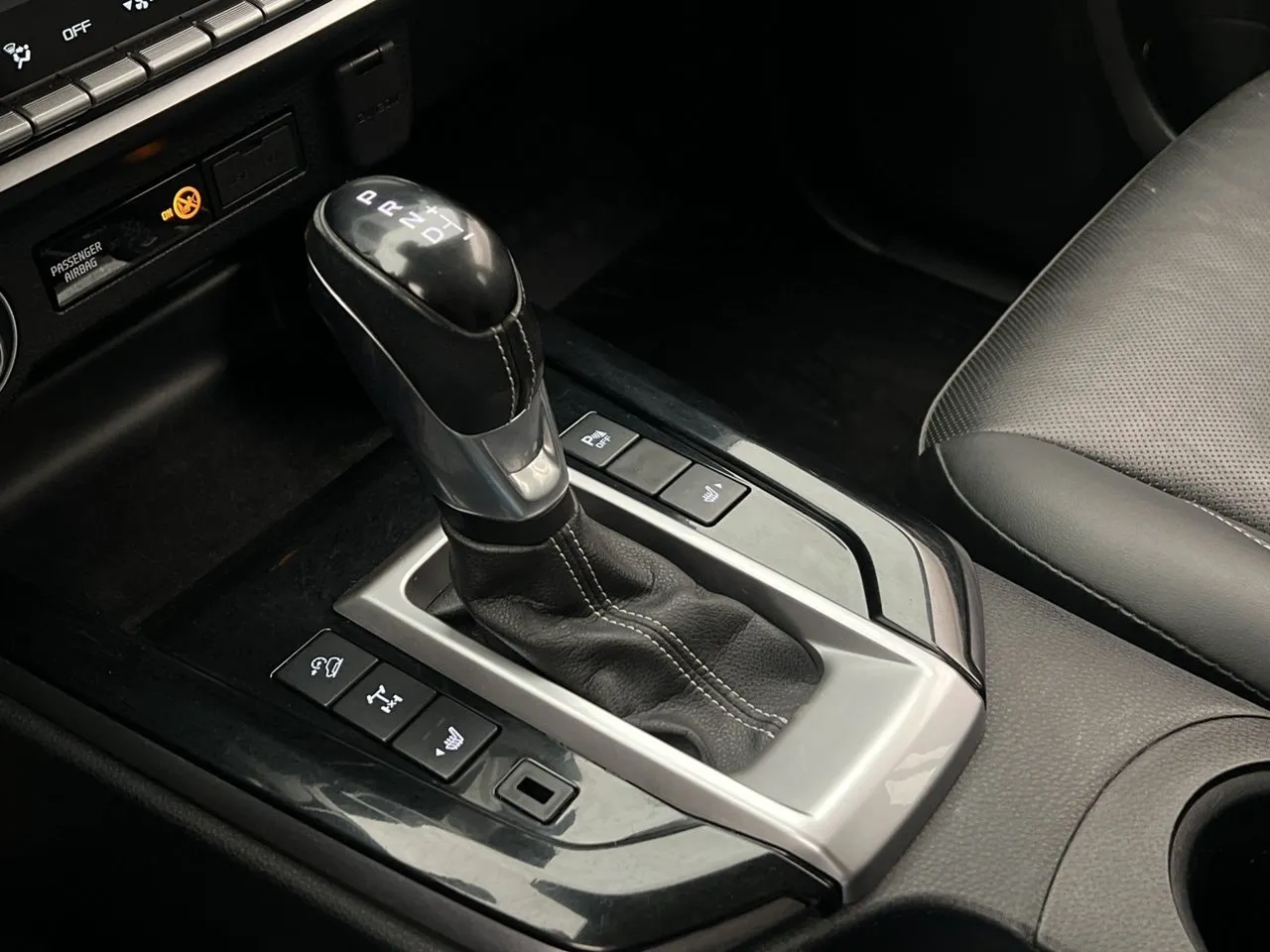 Vehicle image 27