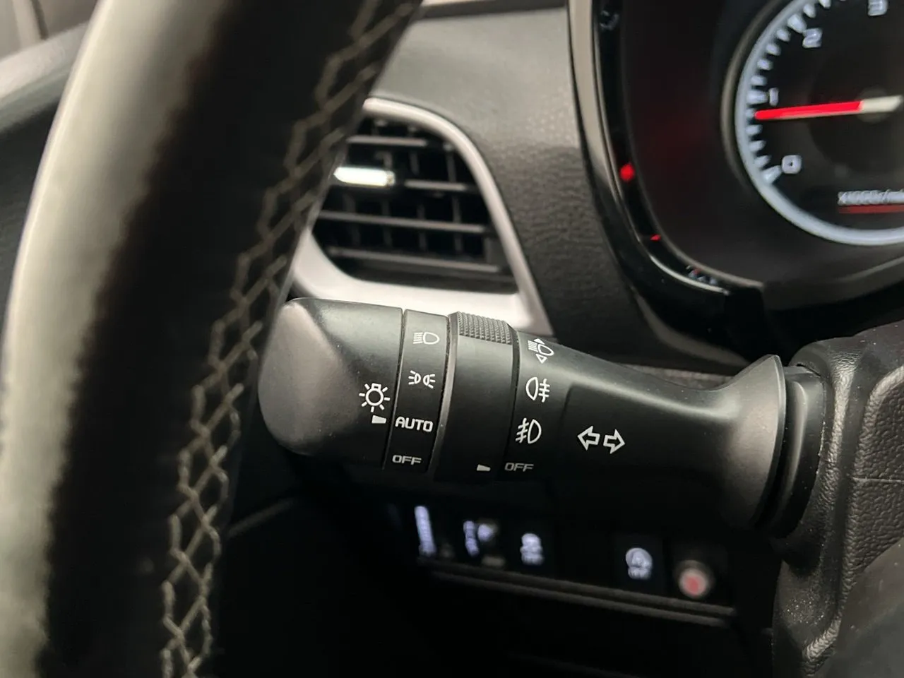 Vehicle image 18
